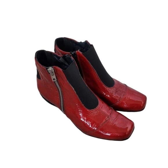 Un Tour En Ville Red Patent Leather Booties - Picture 2 of 13